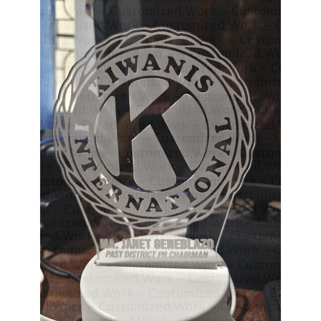 KIWANIS DESK LAMP - KIWANIS INTERNATIONAL - PERSONALIZED WITH NAME - ENGRAVED - Image 2