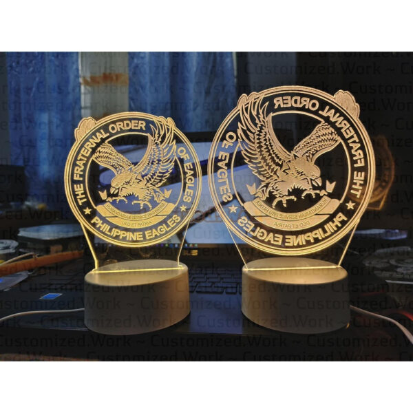 EAGLES DESK LAMP - THE FRATERNAL ORDER OF EAGLES - CUSTOMIZED WITH NAME & CLUB - ENGRAVED - Image 4